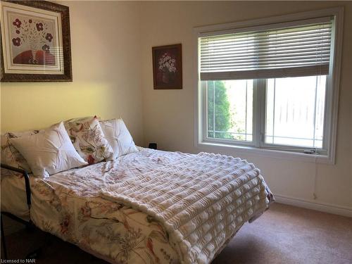 Ten-4300 Kalar Road, Niagara Falls, ON - Indoor Photo Showing Bedroom