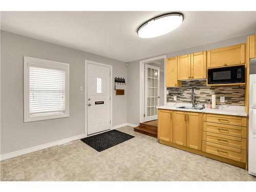 145 Welland Avenue, St. Catharines, ON - Indoor Photo Showing Kitchen