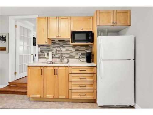 145 Welland Avenue, St. Catharines, ON - Indoor Photo Showing Kitchen