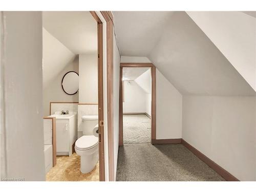 145 Welland Avenue, St. Catharines, ON - Indoor Photo Showing Bathroom