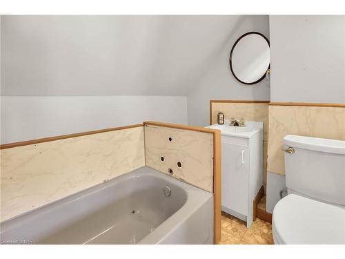 145 Welland Avenue, St. Catharines, ON - Indoor Photo Showing Bathroom