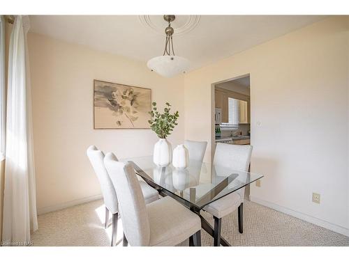 10 Noelle Drive, St. Catharines, ON - Indoor Photo Showing Dining Room