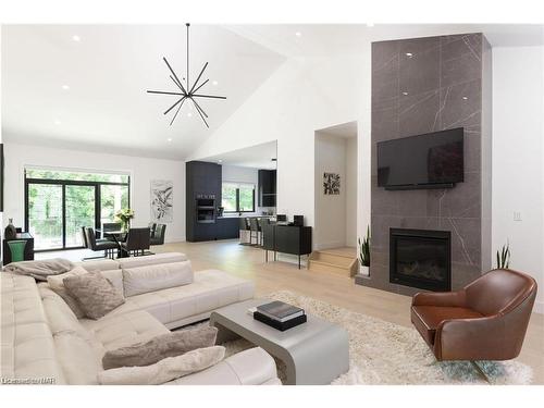 15 Fedorkow Lane, St. Davids, ON - Indoor Photo Showing Living Room With Fireplace