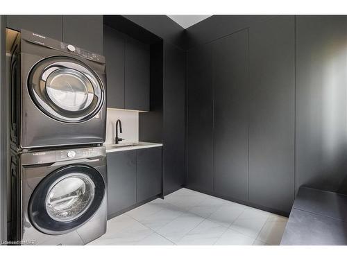 15 Fedorkow Lane, St. Davids, ON - Indoor Photo Showing Laundry Room