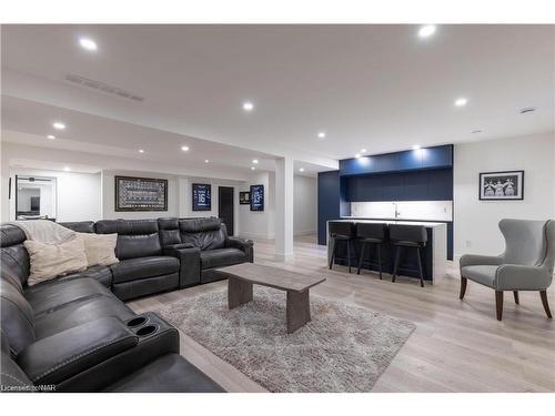 15 Fedorkow Lane, St. Davids, ON - Indoor Photo Showing Living Room