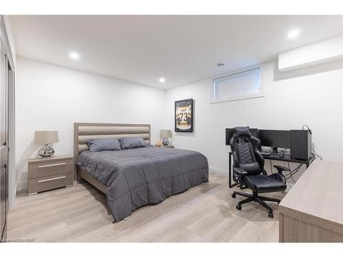 15 Fedorkow Lane, St. Davids, ON - Indoor Photo Showing Bedroom