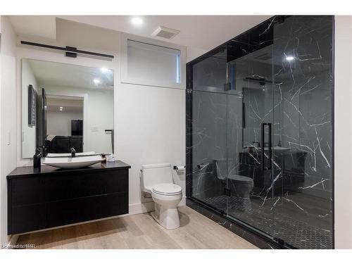 15 Fedorkow Lane, St. Davids, ON - Indoor Photo Showing Bathroom