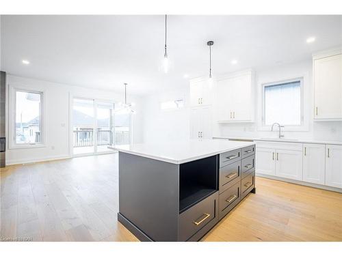 62 Pleasant Avenue N, Ridgeway, ON - Indoor Photo Showing Kitchen With Upgraded Kitchen