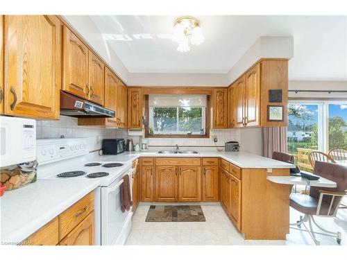 6 Woodside Drive, Port Colborne, ON - Indoor Photo Showing Kitchen With Double Sink