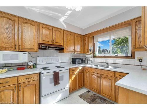 6 Woodside Drive, Port Colborne, ON - Indoor Photo Showing Kitchen With Double Sink