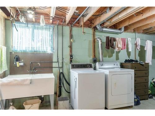 6 Woodside Drive, Port Colborne, ON - Indoor Photo Showing Laundry Room