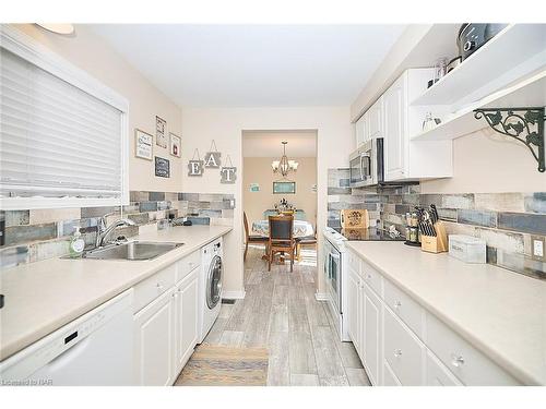 181 Idylewylde Street, Fort Erie, ON - Indoor Photo Showing Kitchen