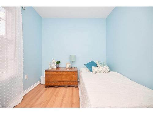 181 Idylewylde Street, Fort Erie, ON - Indoor Photo Showing Bedroom