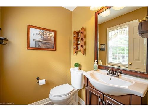 20 Robertson Road, Niagara-On-The-Lake, ON - Indoor Photo Showing Bathroom