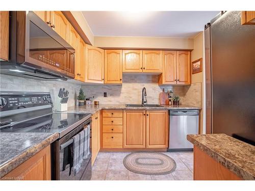 20 Robertson Road, Niagara-On-The-Lake, ON - Indoor Photo Showing Kitchen