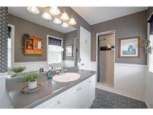 20 Robertson Road, Niagara-On-The-Lake, ON - Indoor Photo Showing Bathroom