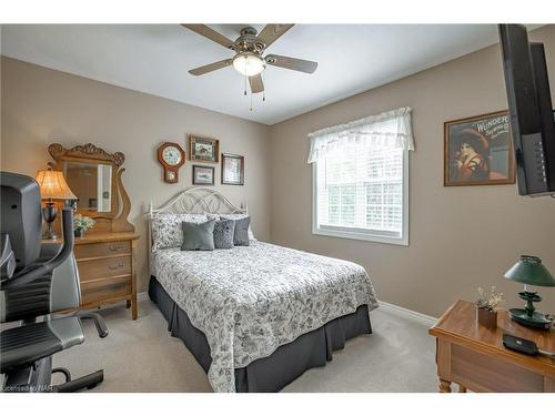 20 Robertson Road, Niagara-On-The-Lake, ON - Indoor Photo Showing Bedroom