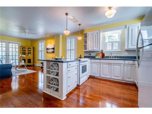 3959 Niagara River Parkway, Fort Erie, ON - Indoor Photo Showing Kitchen