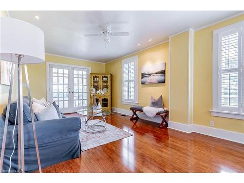 3959 Niagara River Parkway, Fort Erie, ON - Indoor Photo Showing Living Room