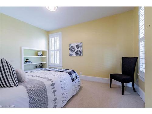 3959 Niagara River Parkway, Fort Erie, ON - Indoor Photo Showing Bedroom