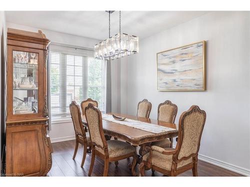 8760 Milomir Street, Niagara Falls, ON - Indoor Photo Showing Dining Room