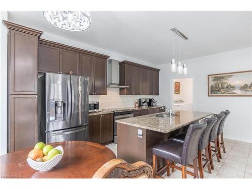 8760 Milomir Street, Niagara Falls, ON - Indoor Photo Showing Kitchen With Double Sink With Upgraded Kitchen