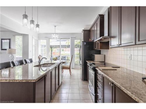 8760 Milomir Street, Niagara Falls, ON - Indoor Photo Showing Kitchen With Double Sink With Upgraded Kitchen