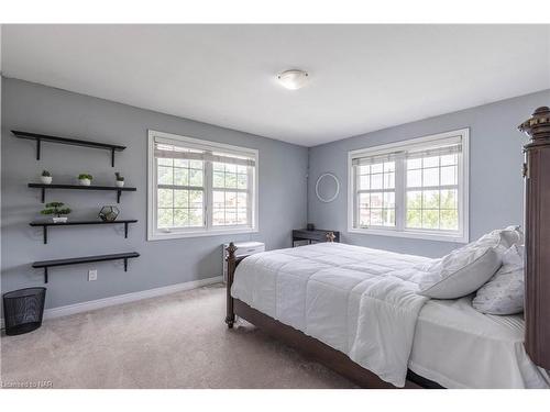 8760 Milomir Street, Niagara Falls, ON - Indoor Photo Showing Bedroom