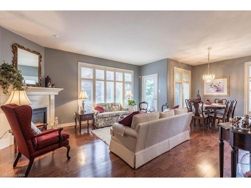 2234 Stonehaven Avenue, Niagara Falls, ON - Indoor Photo Showing Living Room With Fireplace