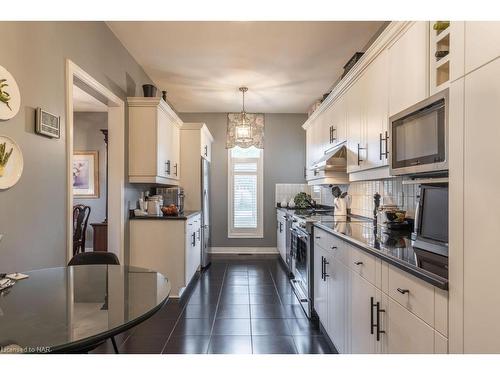 2234 Stonehaven Avenue, Niagara Falls, ON - Indoor Photo Showing Kitchen With Upgraded Kitchen