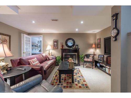 2234 Stonehaven Avenue, Niagara Falls, ON - Indoor Photo Showing Living Room With Fireplace