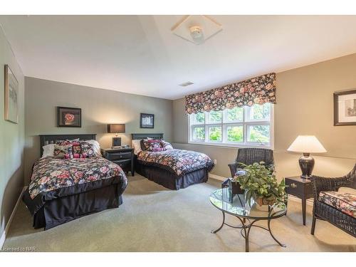 2234 Stonehaven Avenue, Niagara Falls, ON - Indoor Photo Showing Bedroom