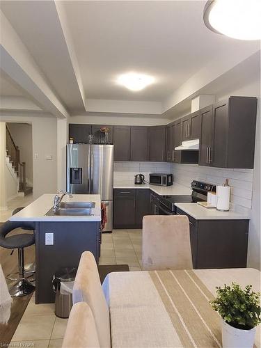 100 Sunflower Place Place, Welland, ON - Indoor Photo Showing Kitchen With Stainless Steel Kitchen With Double Sink