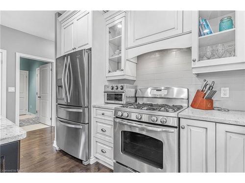 101 Silverwood Avenue, Welland, ON - Indoor Photo Showing Kitchen With Stainless Steel Kitchen With Upgraded Kitchen