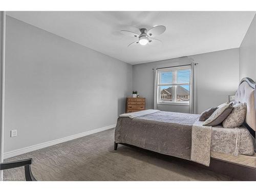 101 Silverwood Avenue, Welland, ON - Indoor Photo Showing Bedroom