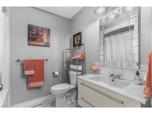 101 Silverwood Avenue, Welland, ON - Indoor Photo Showing Bathroom