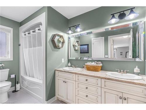 101 Silverwood Avenue, Welland, ON - Indoor Photo Showing Bathroom