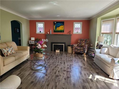 40 Walnut Street, Port Colborne, ON - Indoor Photo Showing Living Room With Fireplace