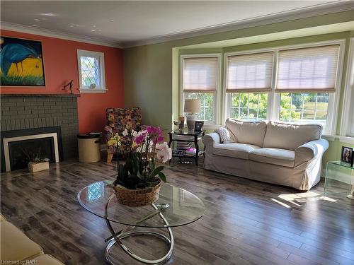 40 Walnut Street, Port Colborne, ON - Indoor Photo Showing Living Room With Fireplace