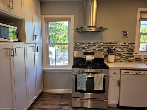 40 Walnut Street, Port Colborne, ON - Indoor Photo Showing Kitchen