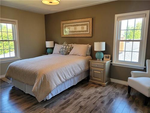 40 Walnut Street, Port Colborne, ON - Indoor Photo Showing Bedroom