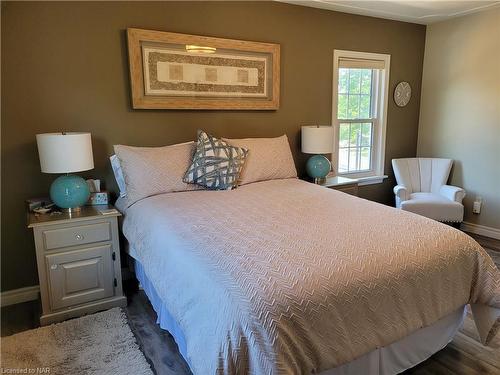 40 Walnut Street, Port Colborne, ON - Indoor Photo Showing Bedroom