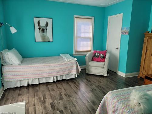 40 Walnut Street, Port Colborne, ON - Indoor Photo Showing Bedroom