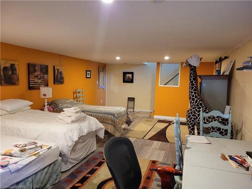 40 Walnut Street, Port Colborne, ON - Indoor Photo Showing Bedroom