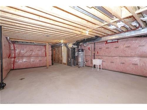 7710 Buckeye Crescent, Niagara Falls, ON - Indoor Photo Showing Basement