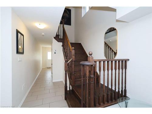 7710 Buckeye Crescent, Niagara Falls, ON - Indoor Photo Showing Other Room