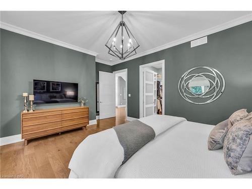 2 Cottage Street, Niagara-On-The-Lake, ON - Indoor Photo Showing Bedroom