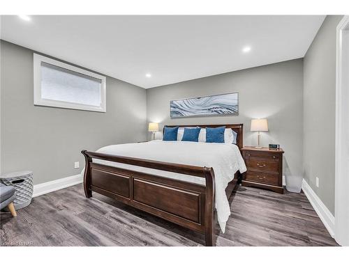 2 Cottage Street, Niagara-On-The-Lake, ON - Indoor Photo Showing Bedroom