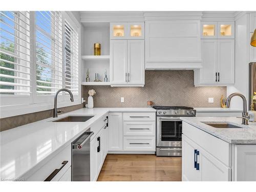 2 Cottage Street, Niagara-On-The-Lake, ON - Indoor Photo Showing Kitchen With Upgraded Kitchen