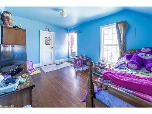 797 Forks Road, Welland, ON - Indoor Photo Showing Bedroom